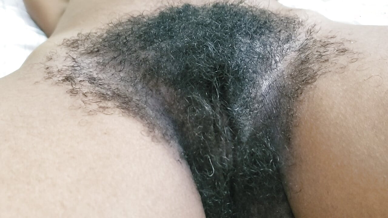 Hairy Pussy Mature Beauty With Glamorous Bedroom Vibes