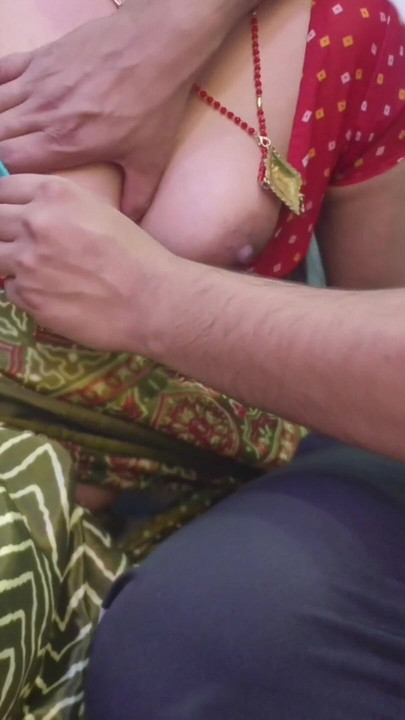 Choli Ke Piche Kya Hain ft. Alisha Bhabhi. | Clip 1