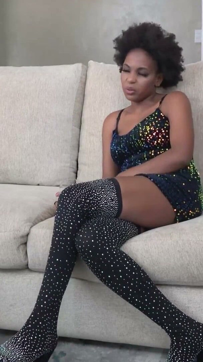 She tried so hard to stay composed but this EBONY MILF lost all control the moment I got her alone | Clip 1