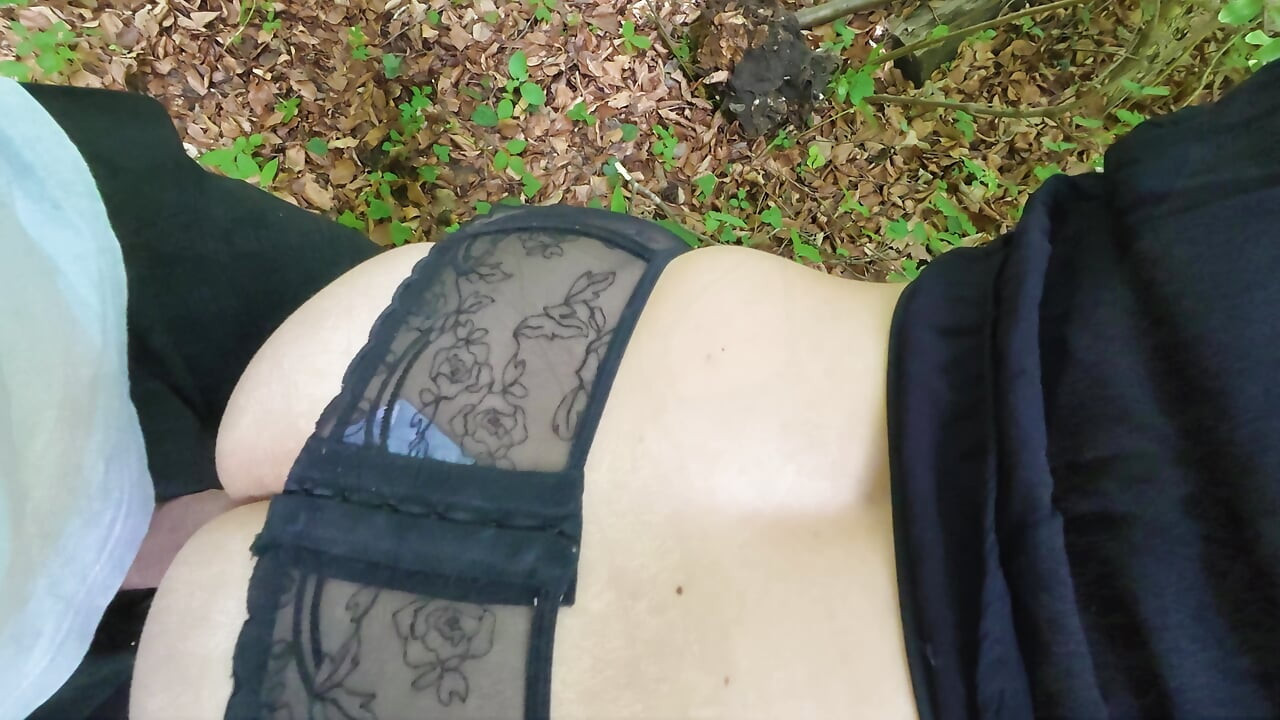 Voyeur fucks me in public park and cums in my pussy
