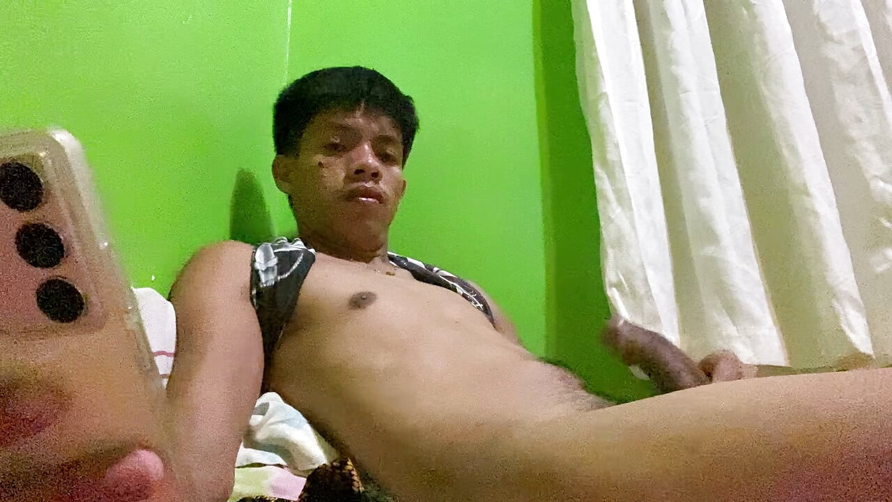 Filipino Twink Sypialnia szarpnij się z wytryski