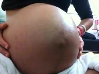 Embarazada latina gran barriga