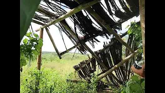 Aku ngentot putri tiriku yang semok di kabin pedesaan