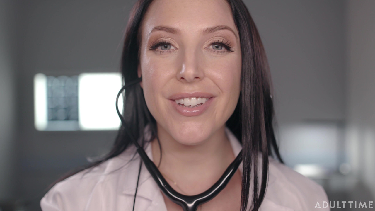 Asmrファンタジー博士。アンジェラ・ホワイトが全身身体検査