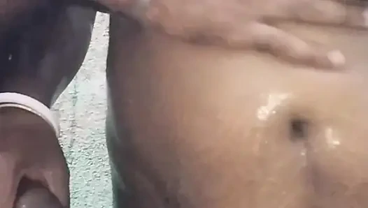 Üvey anne banyoda sikişiyor,