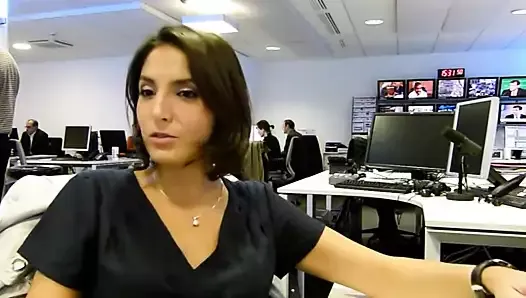 Aziza Wassef, la journaliste égyptienne sexy, défi de branlette