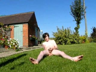 Str8 twink play in the sunshine