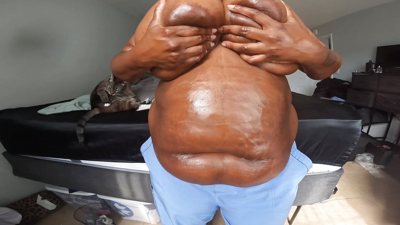 Busty BBW with huge tits
