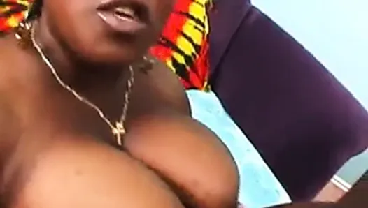 Ebony hottie gets her pussy pounded