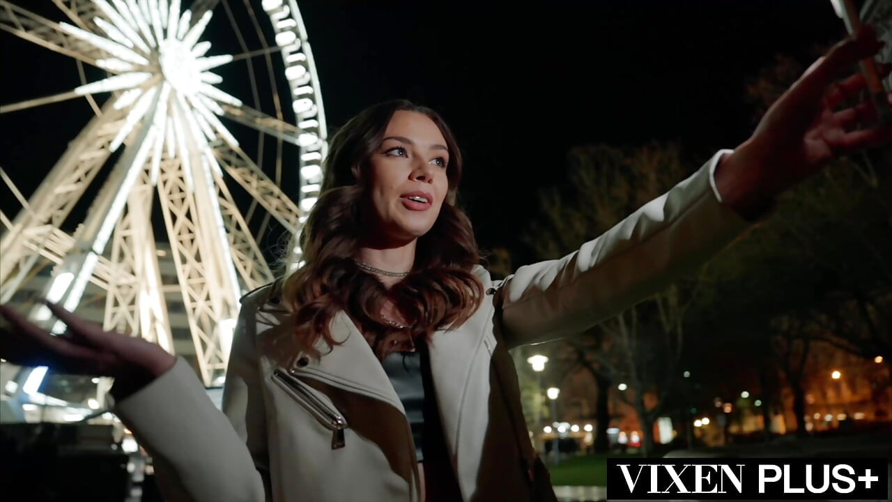 VIXENPLUS الزوجة الشقراء الساخنة إميلي جيد تتلقى قذفا داخليا من أسود كبير