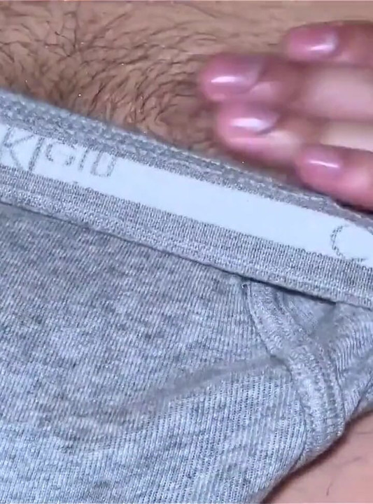 Masseuse Can't Help Touching Her Client's Huge Cock -enriquemudu & Erickhenrriet1