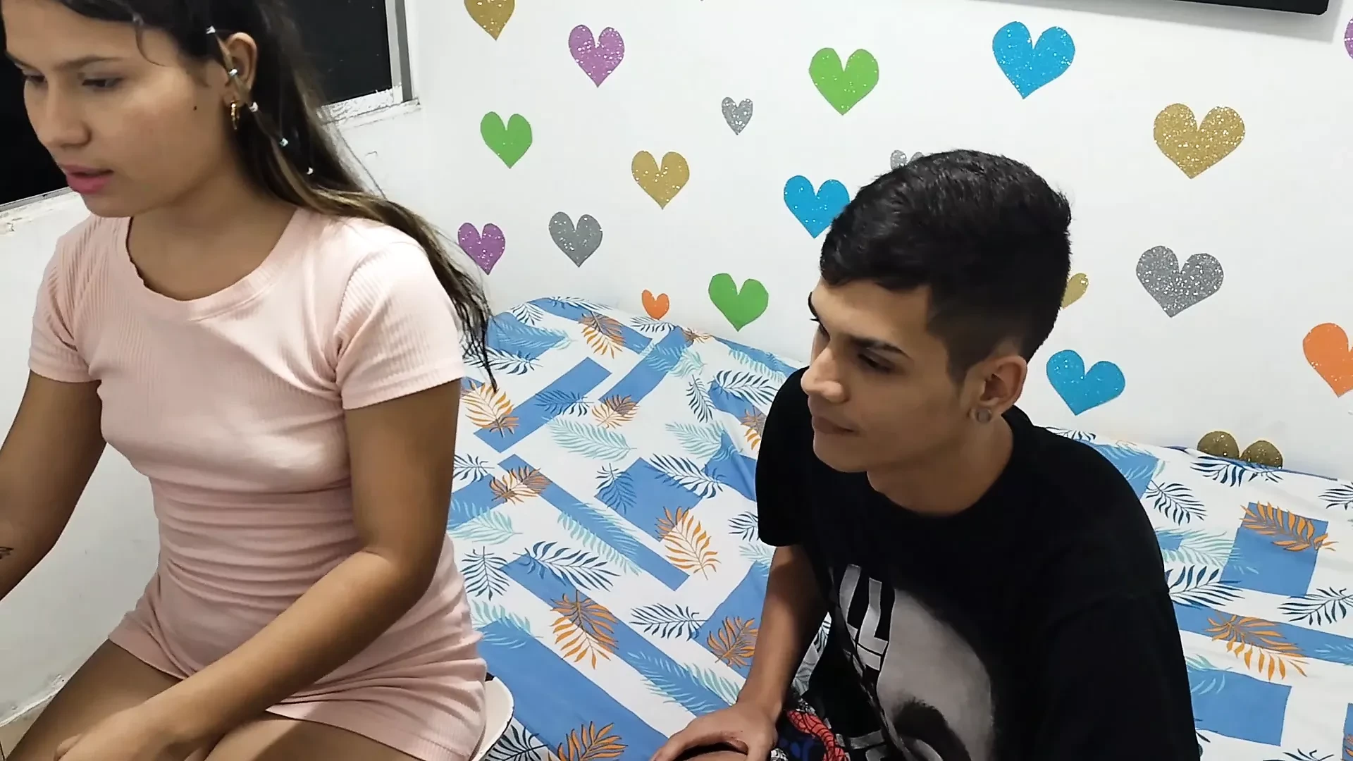 Moj polubrat mi ne dozvoljava da uradim domaći i jako me jebe (prvi deo)