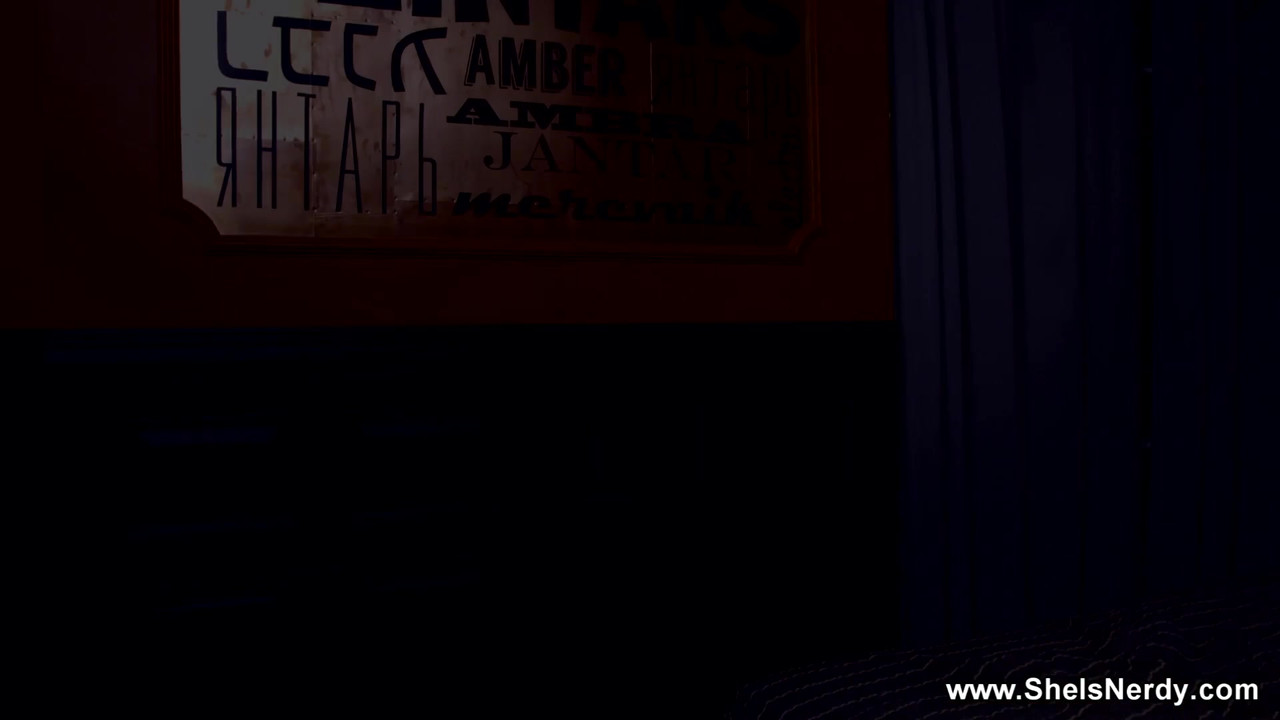 她是书呆子，维多利亚把戏，操天真的书呆子女友