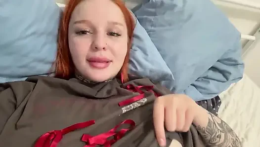 Gadis imut lagi asik masturbasi memeknya yang imut