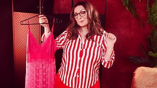 Try on Haul pro Baculatou MILFku: Krajkové spodní prádlo průhledné šaty