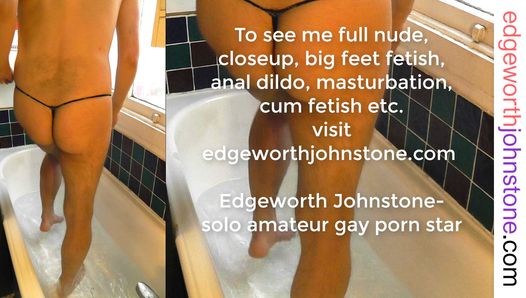 エッジワース・ジョンストーン-黒い皮ひもで入浴-バスタブで入浴するホットなゲイ男-かわいいスリムでセクシーなディルフいじめ