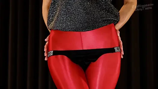 926 Ultra Shiny Red Pantyhose