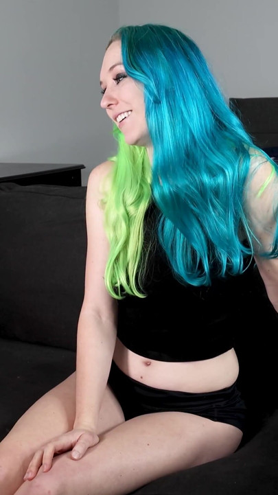 V680 抓到沙發上哼哼唧唧