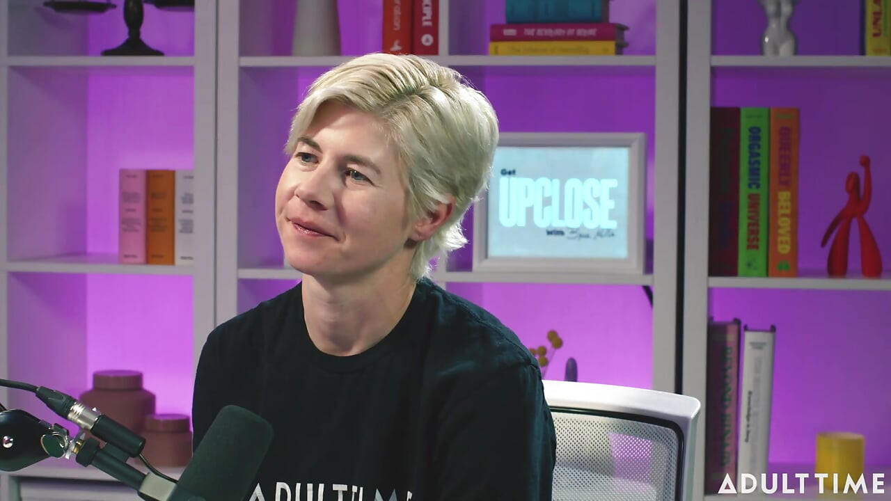Hailey Rose: Tumblr, Swingers e o Incidente do Cereais, o podcast Adult Time