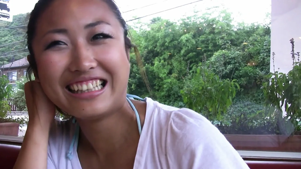 淫荡毛茸茸的亚洲阴户摩擦射精