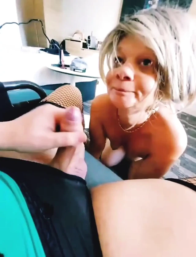 I Put Lingerie on My Man Sucks Him Thoroughly and He Fucks My Pussy Without Restraint