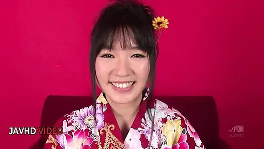 Chiharu предлагает знойный минет в Jav, затем жестоко трахается в ее кимоно