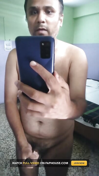 Full Nude Guy Fucks You for Free....