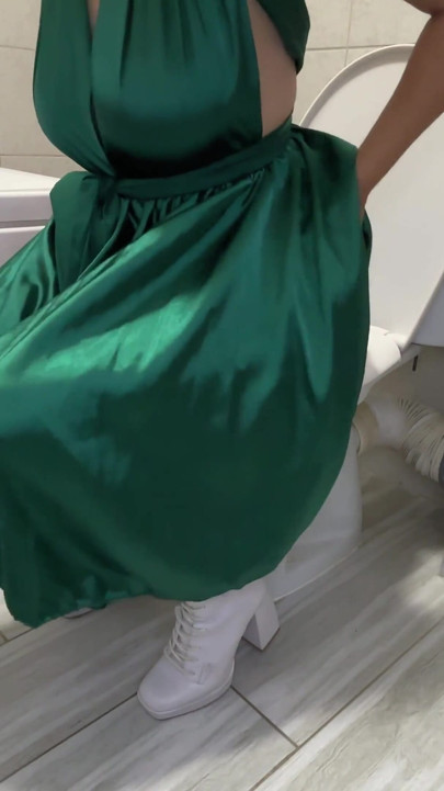 Prom Night Farts - Green Dress & White Heels