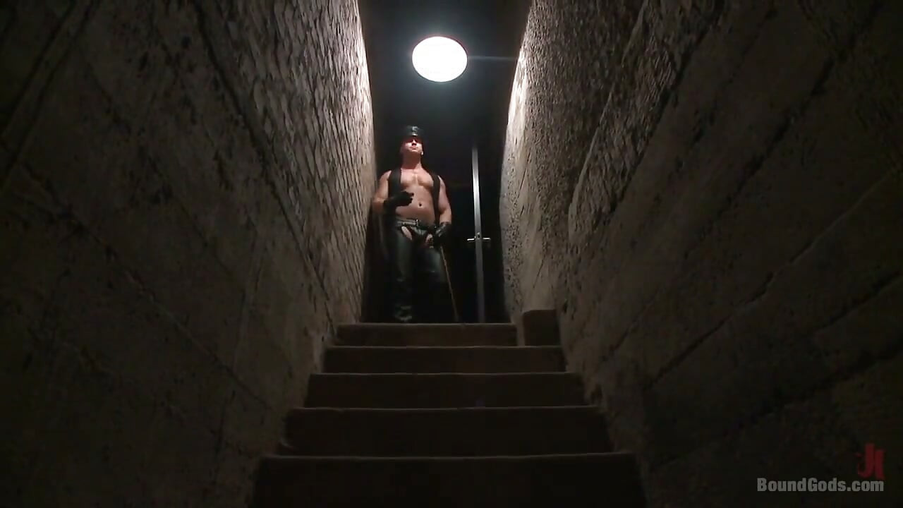 Connor Maguire Tests His Slave's Hunger for Pain