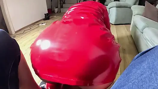 Shiny red pvc dress - nyepong kontol sambil pakai lipstik sambil merokok