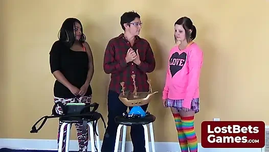 Taruhan Penguin Bajak Laut Strip tinggi