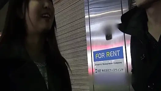 A068G01 to a plump busty wife with a healing character with a nice smile!