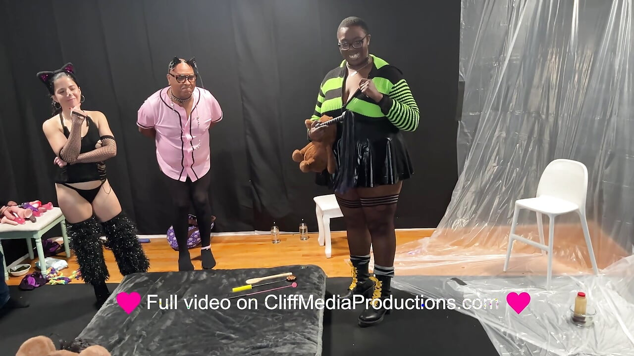 Goldie's Locks and 3 Bi Sub Bears - Cliff media Productions