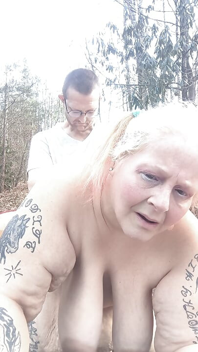 Outdoor Sucking Leafs to Anal Pumping on the Car Rough and Hard