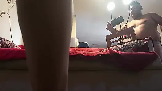 Eşim beş aylık hamile, ona kıçından veriyorum ve üçüncü bölüm acıtıyor