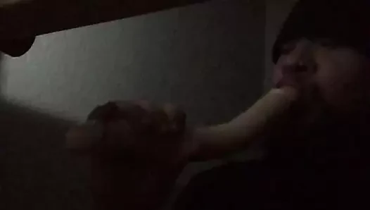 Gırtlağına kadar alma dildo