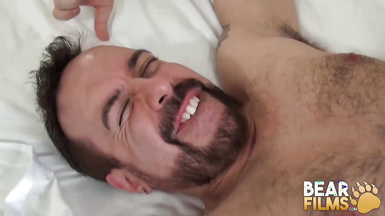 BEARFILMS - Fat bears Sam Black and Enzo Ferrari bareback