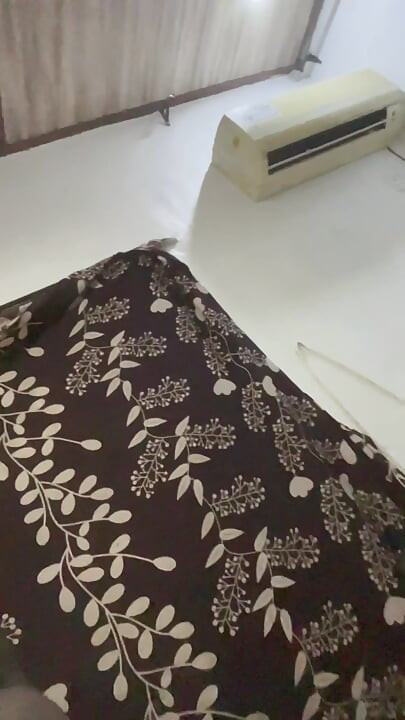 Người dọn dẹp và hoàng tử da đen ký túc xá