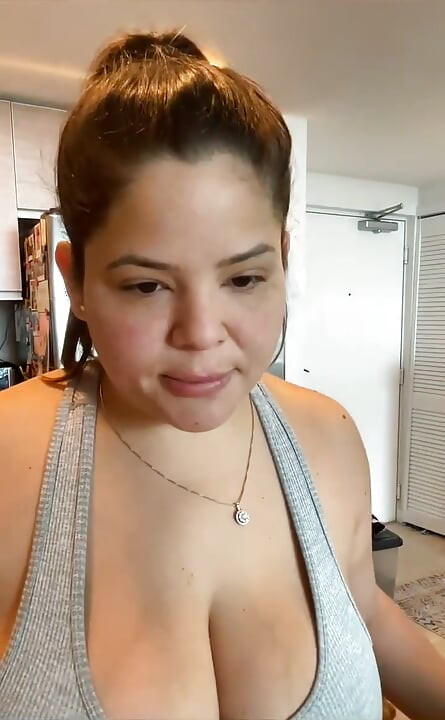 Live Stream with Dani Valentina