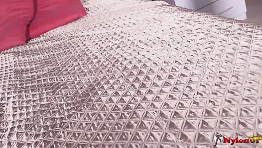 Mürekkepli tanrıça amını büyük oyuncaklarla dolduruyor