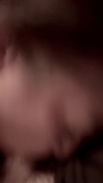 Si sundal tersedak pada zakar dalam trak kongkek muka | Klip 2