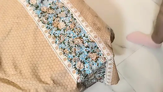 Ev yapımı amatör Hintli çiftler son derece sert seks yapıyor