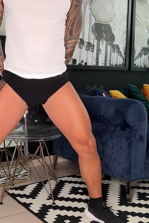 Pumping My Nipples Before Hit the Bars at the Gym Joan Ortiz / Ortizjona