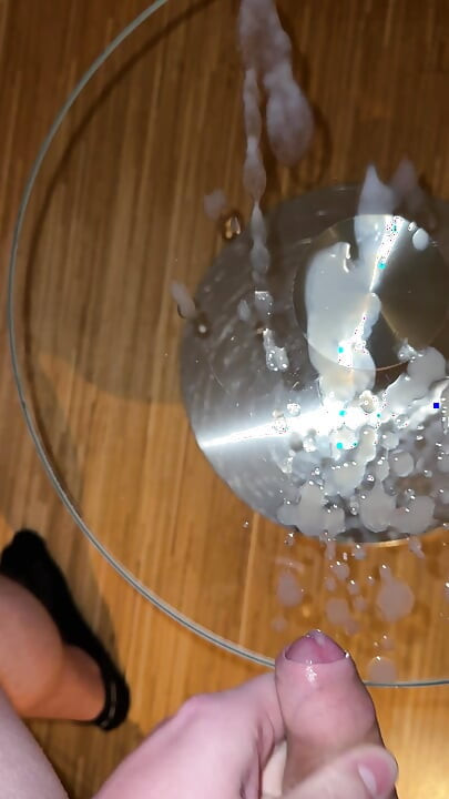 Ich wünschte, ich hätte ein paar freunde, die mehr sperma auf den tisch bringen