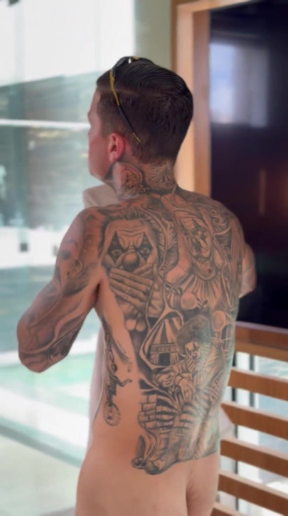 바쁜 하루를 보낸 후 안심 | 클립 1