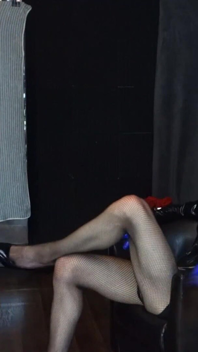 Femboy Lucy is spanking his slave | Clip 2