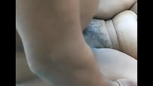 Karımı yalnız buldum ve onu siktim. tam video
