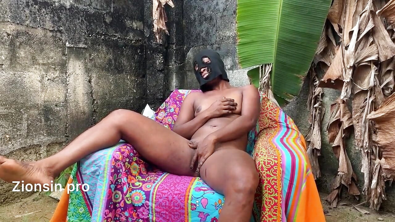 Futai sexy african în aer liber în vreme caldă