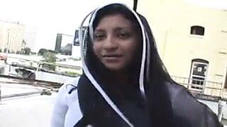 Арабские уличные проститутки Kiara, сексуальная беременная крошка