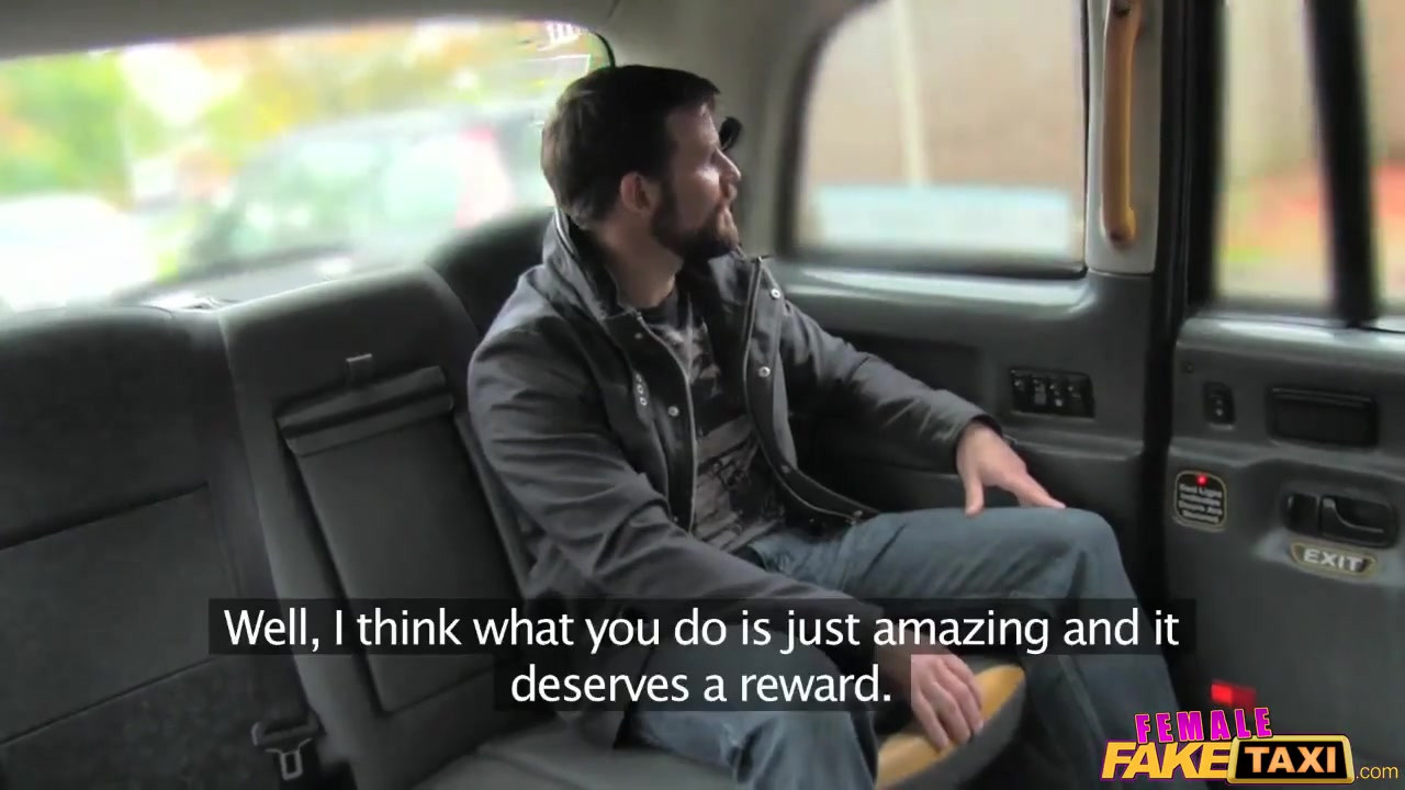 Femalefaketaxi Marine给司机一个爽快的性爱